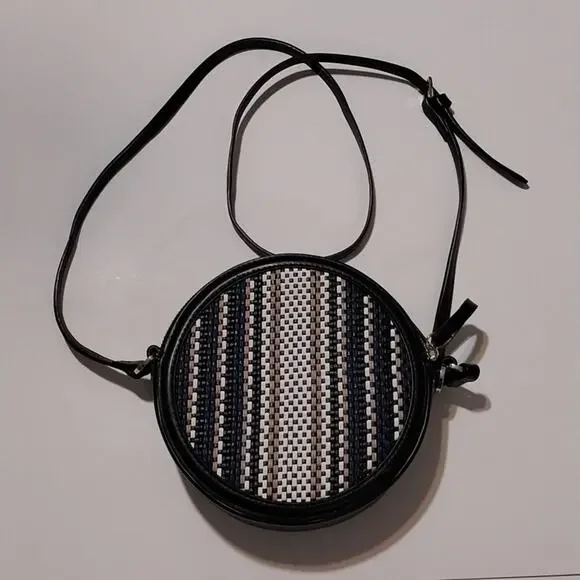 Ted Baker Armara Woven Circle Crossbody - Picture 3 of 10